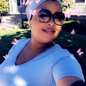 Meet your Posher, Mujibatu